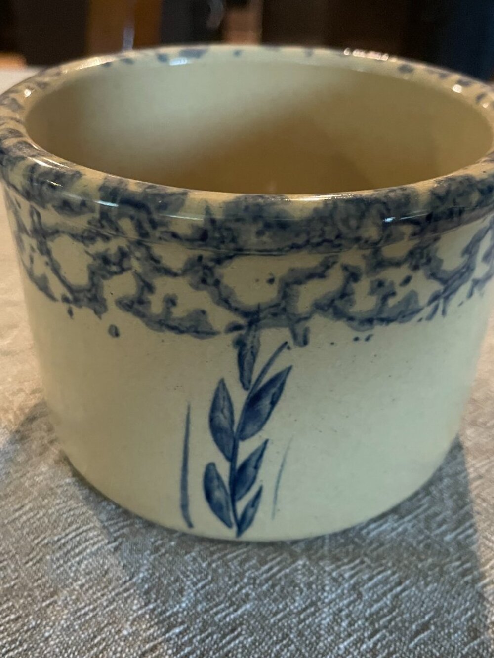 Robinson Ransbottom Roseville Blue Spongeware Wheat Pattern 1 Qt Low Jar